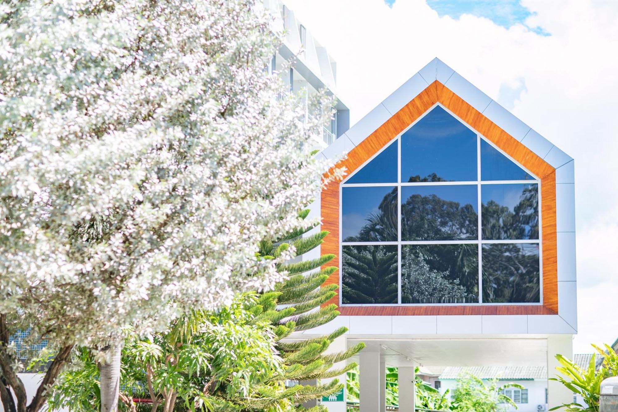 Phavina Hotel Rayong Sha Extra Plus Екстер'єр фото